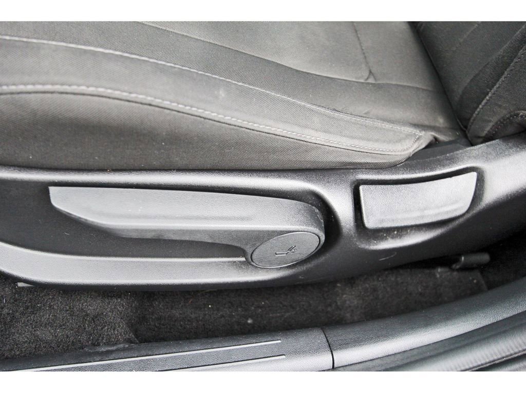 Certified 2021 Hyundai Elantra SEL image 29