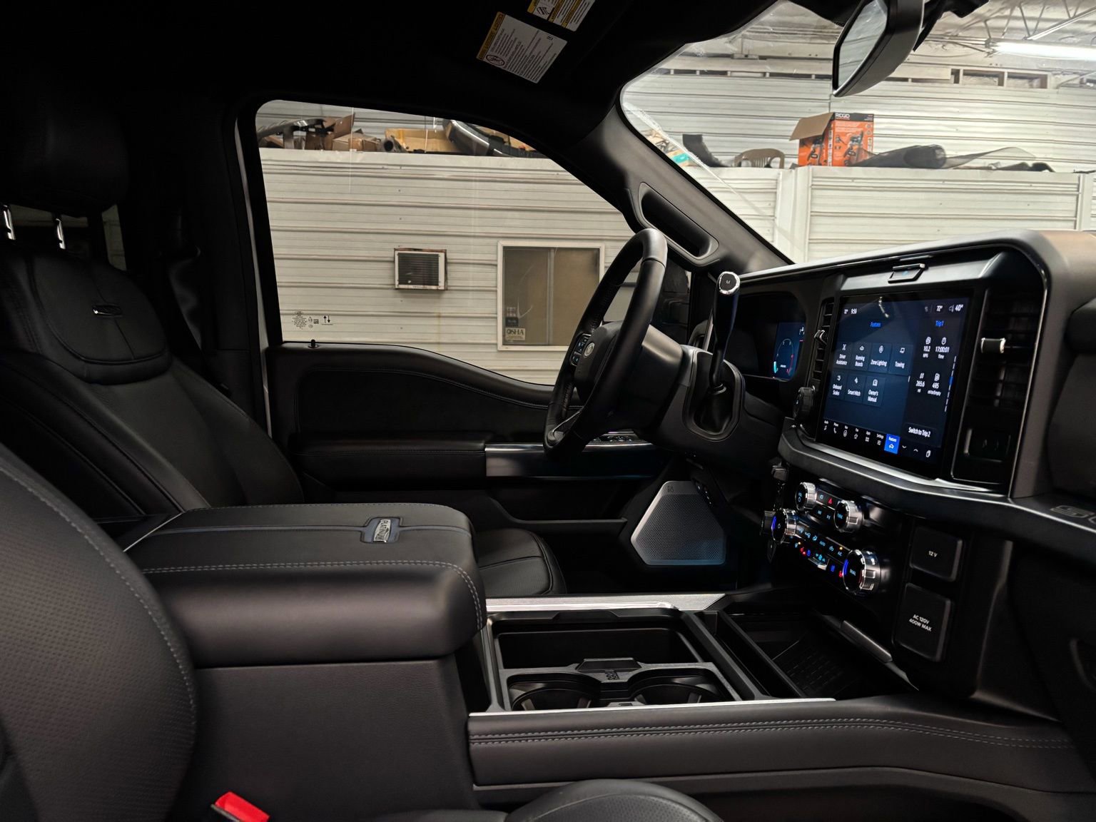 Used 2025 Ford F450 Platinum image 27