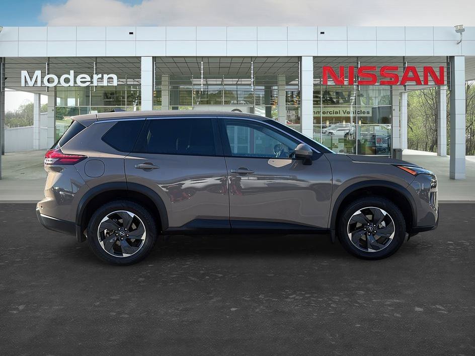 Certified 2025 Nissan Rogue SV AWD/4WD image 29