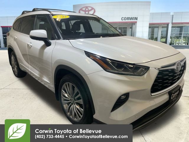 Used 2022 Toyota Highlander Platinum image 2