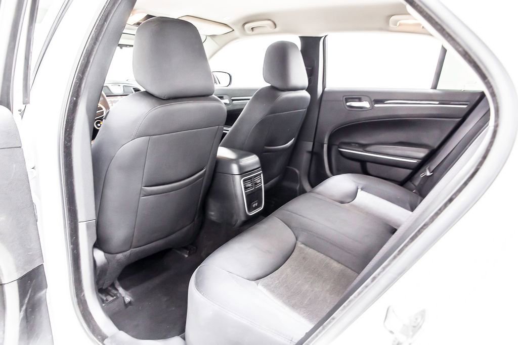 Used 2023 Chrysler 300 Touring w/ Sport Appearance Package image 22