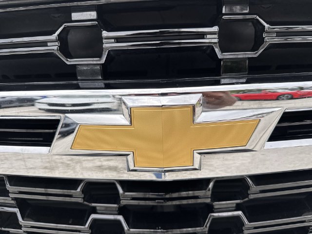 Used 2024 Chevrolet Suburban LS RWD image 10