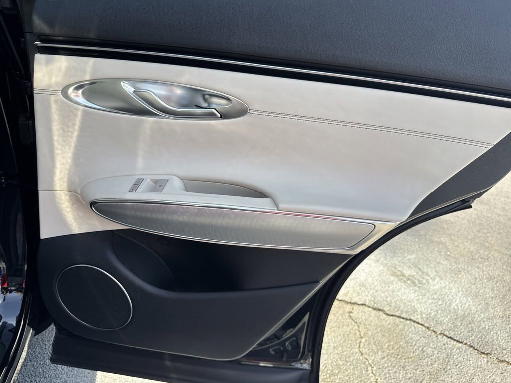 Used 2025 Genesis GV70 2.5T w/ Select Package image 16