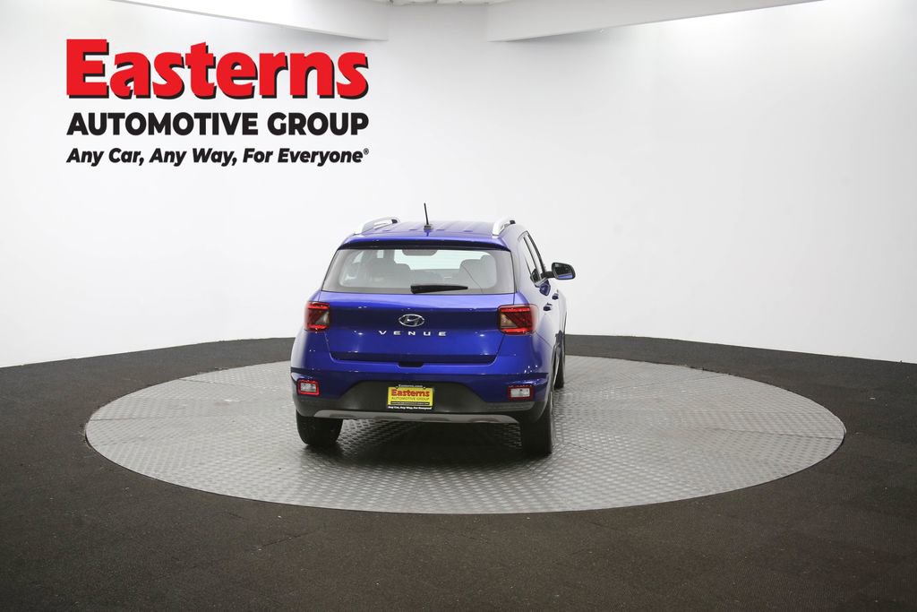 Used 2023 Hyundai Venue SEL image 33