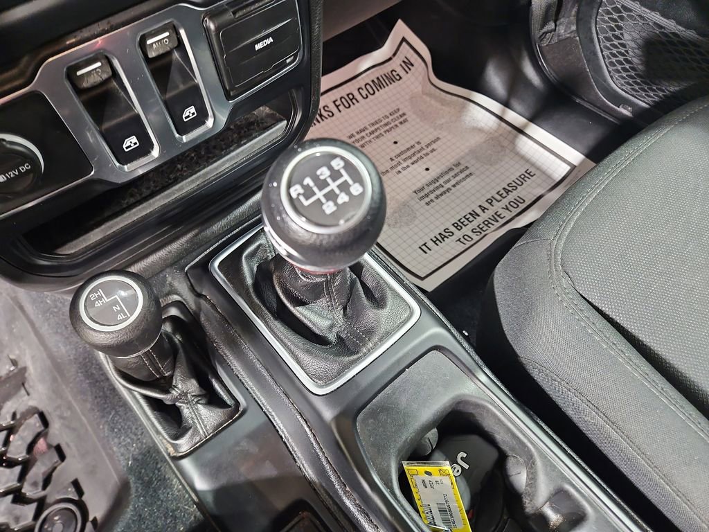 Used 2019 Jeep Wrangler Sport S image 24