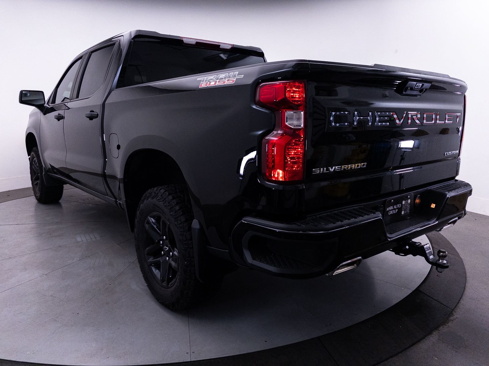 Used 2024 Chevrolet Silverado 1500 Custom Trail Boss AWD/4WD image 17