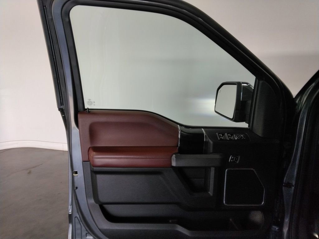 Used 2018 Ford F150 Platinum w/ Equipment Group 701A Luxury image 33