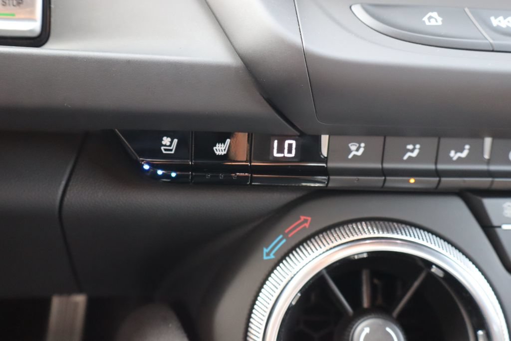 Used 2022 Chevrolet Camaro ZL1 RWD image 17