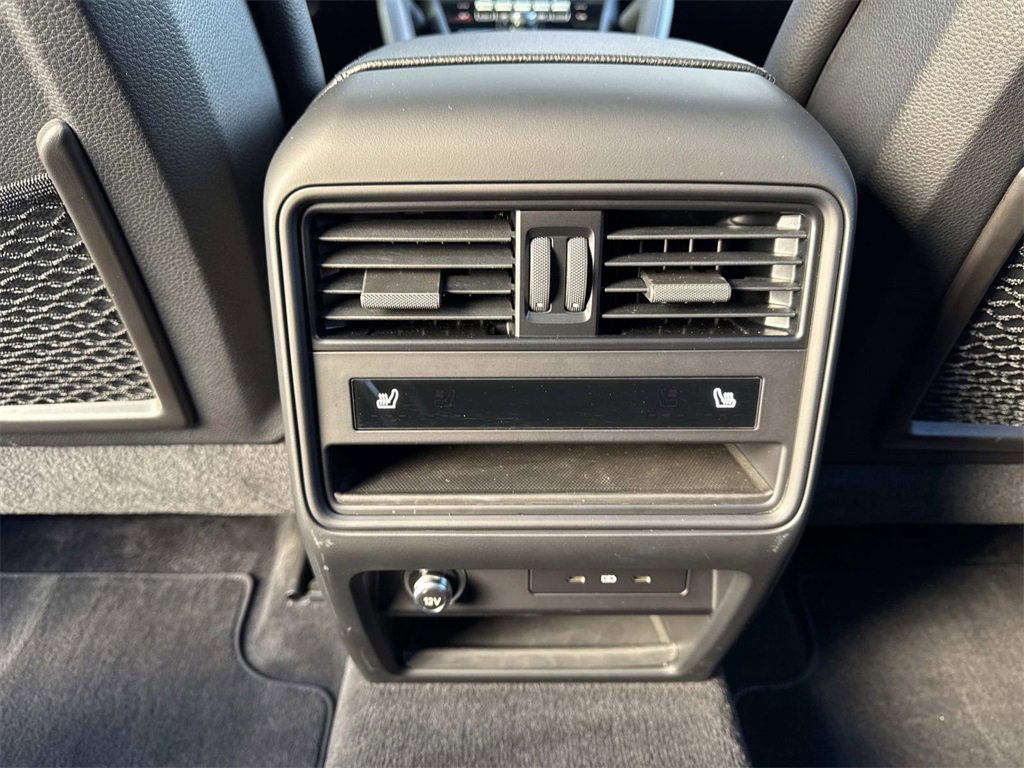 Used 2024 Porsche Cayenne Base image 14