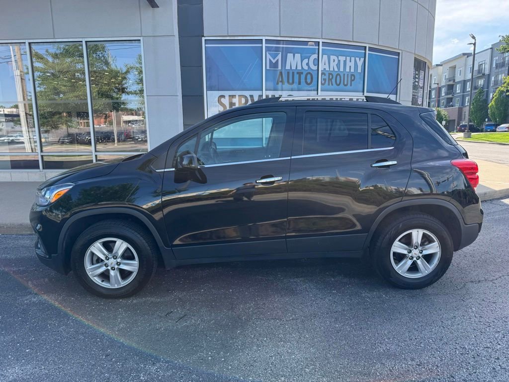Used 2020 Chevrolet Trax LT w/ LT Convenience Package AWD/4WD image 2