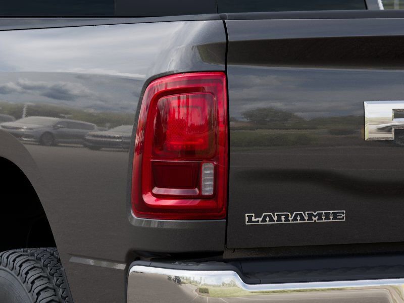 New 2025 RAM 2500 Laramie AWD/4WD image 10