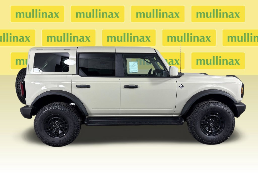 New 2026 Ford Bronco Outer Banks w/ Sasquatch Package AWD/4WD image 2
