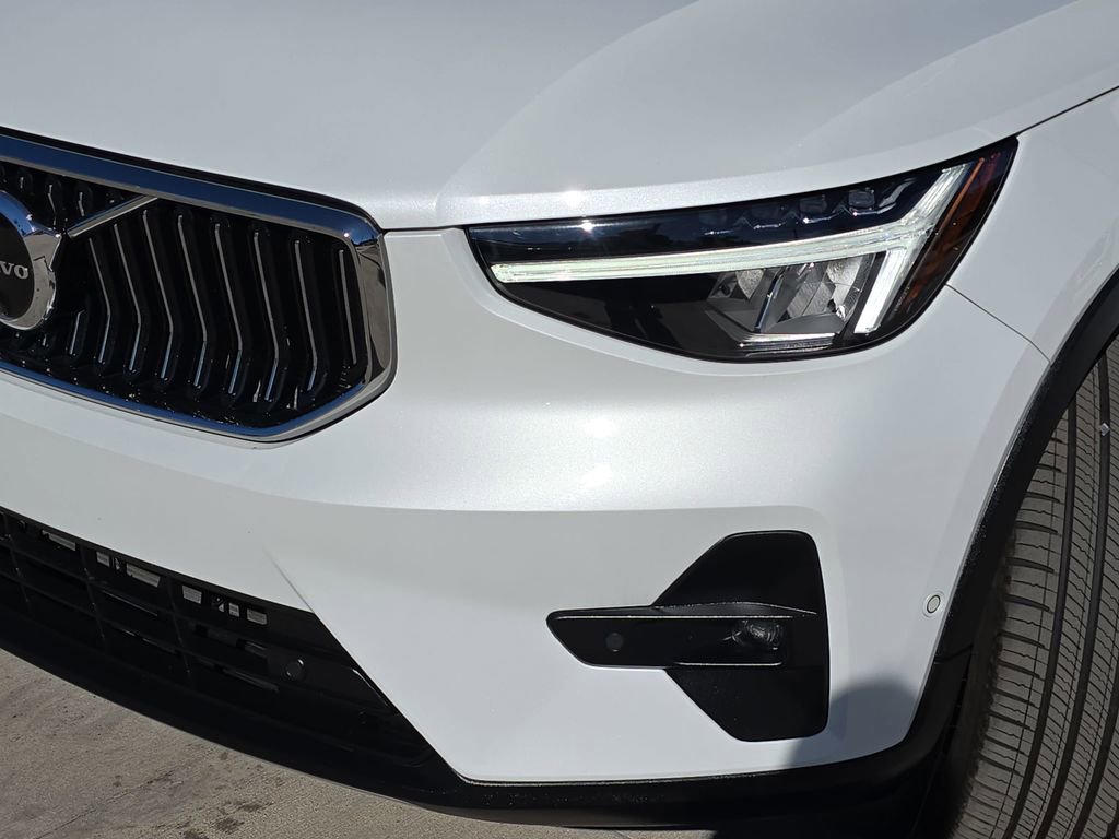 Used 2023 Volvo XC40 B5 Plus w/ Driver Assist Package image 36