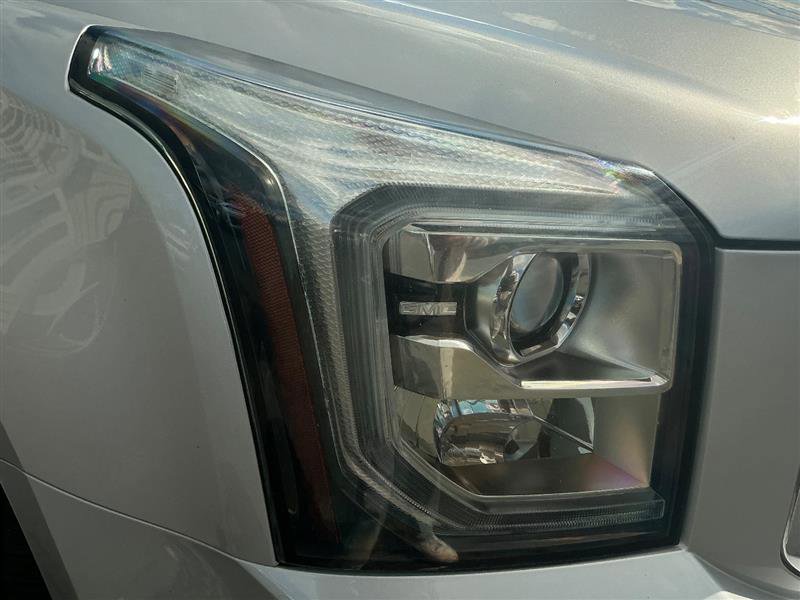 Used 2018 GMC Yukon Denali image 10