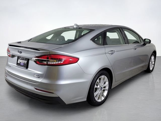 Certified 2020 Ford Fusion SE image 3