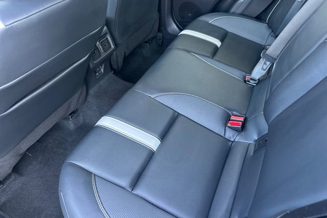 Used 2025 Toyota Camry SE image 11