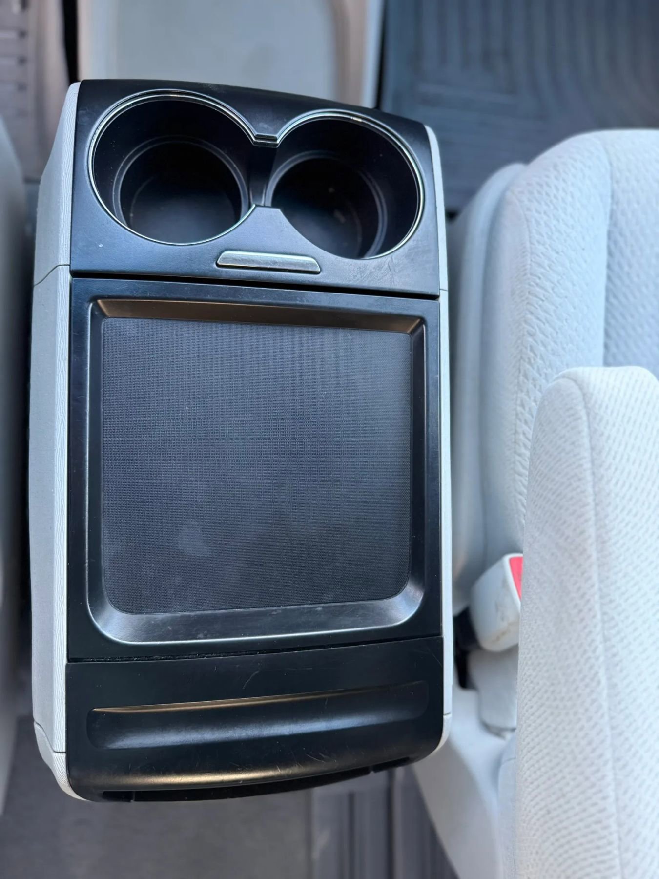 Used 2011 Toyota Sienna LE w/ Towing Pkg FWD image 26