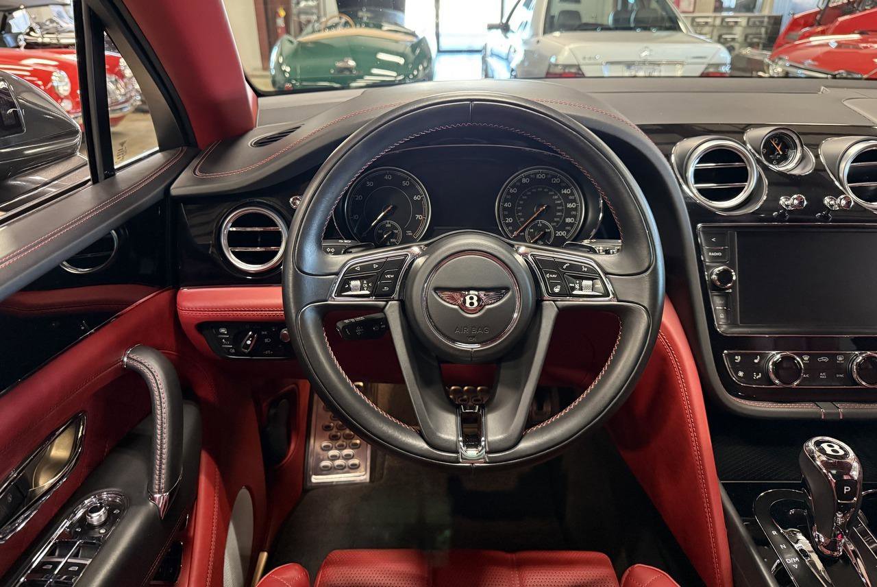 Used 2018 Bentley Bentayga image 97
