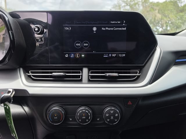 Used 2025 Chevrolet Trax LS w/ LS Convenience Package FWD image 23