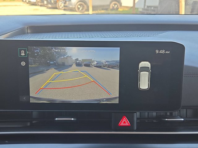 Used 2025 Kia Carnival FWD image 20