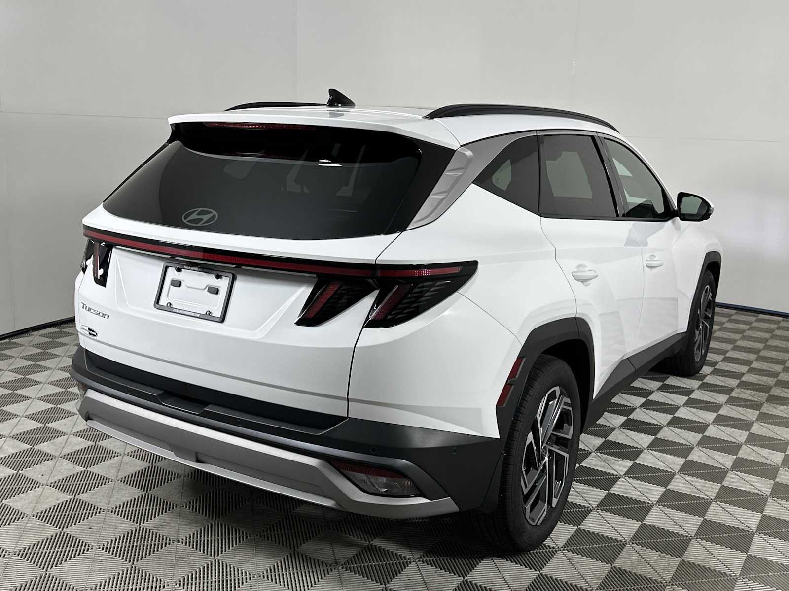Certified 2025 Hyundai Tucson Limited image 8