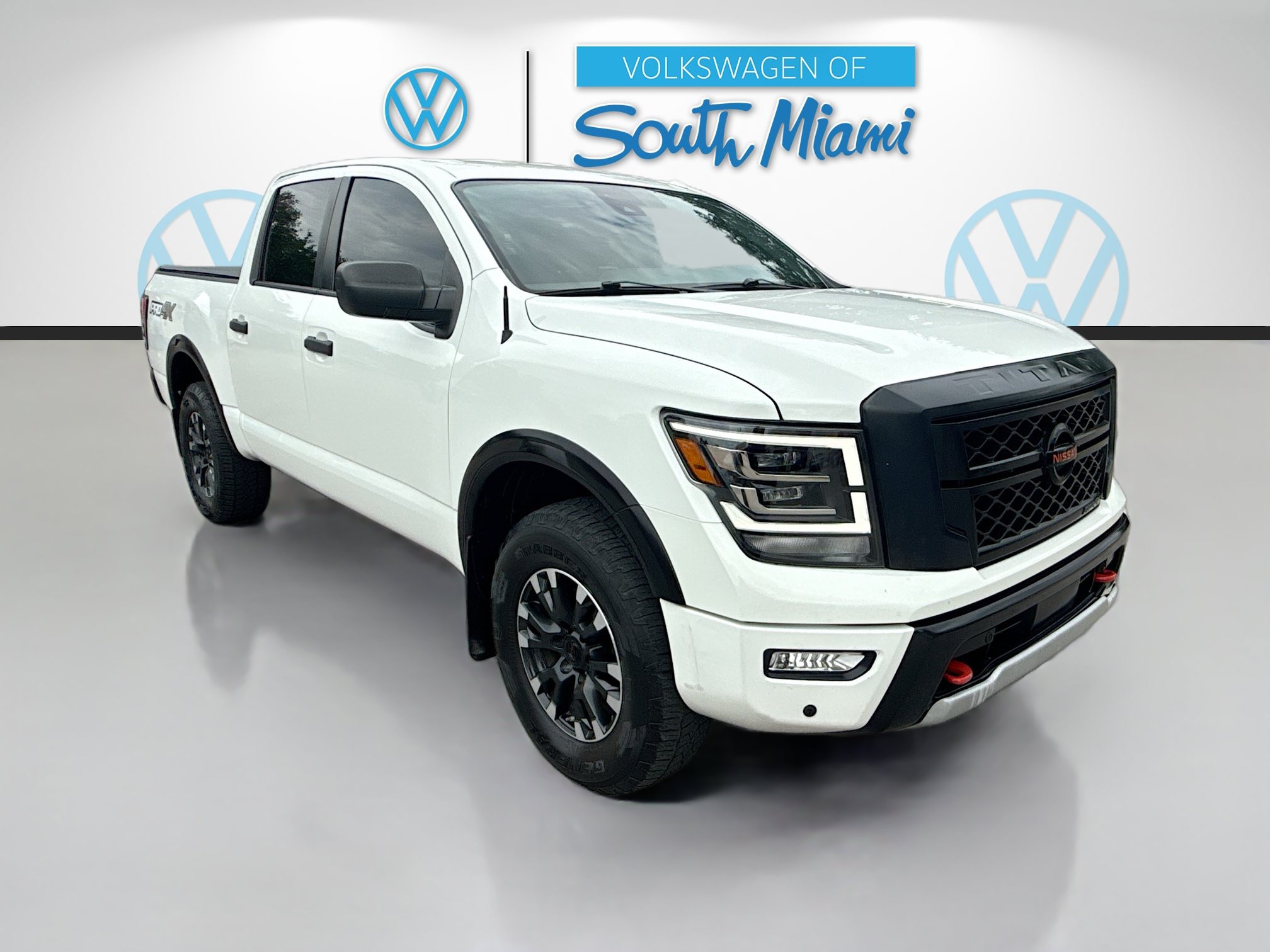 Used 2021 Nissan Titan PRO-4X w/ Pro-4x Utility Package AWD/4WD image 1