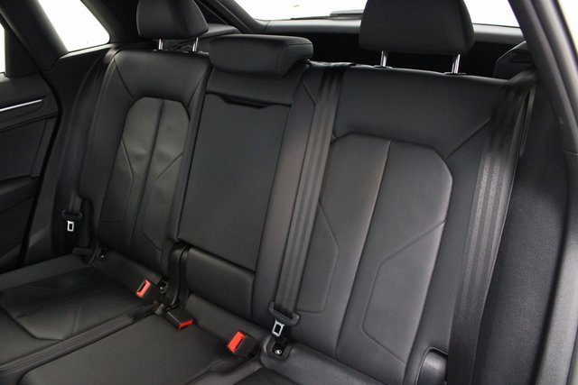 Used 2024 Audi Q3 2.0T Premium image 21