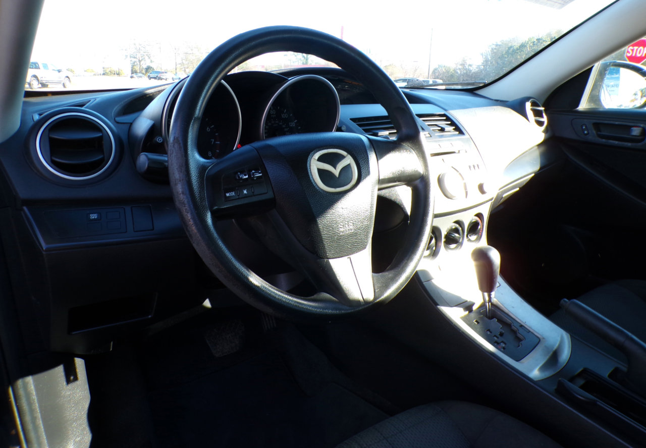 Used 2011 MAZDA MAZDA3 i Sport image 22