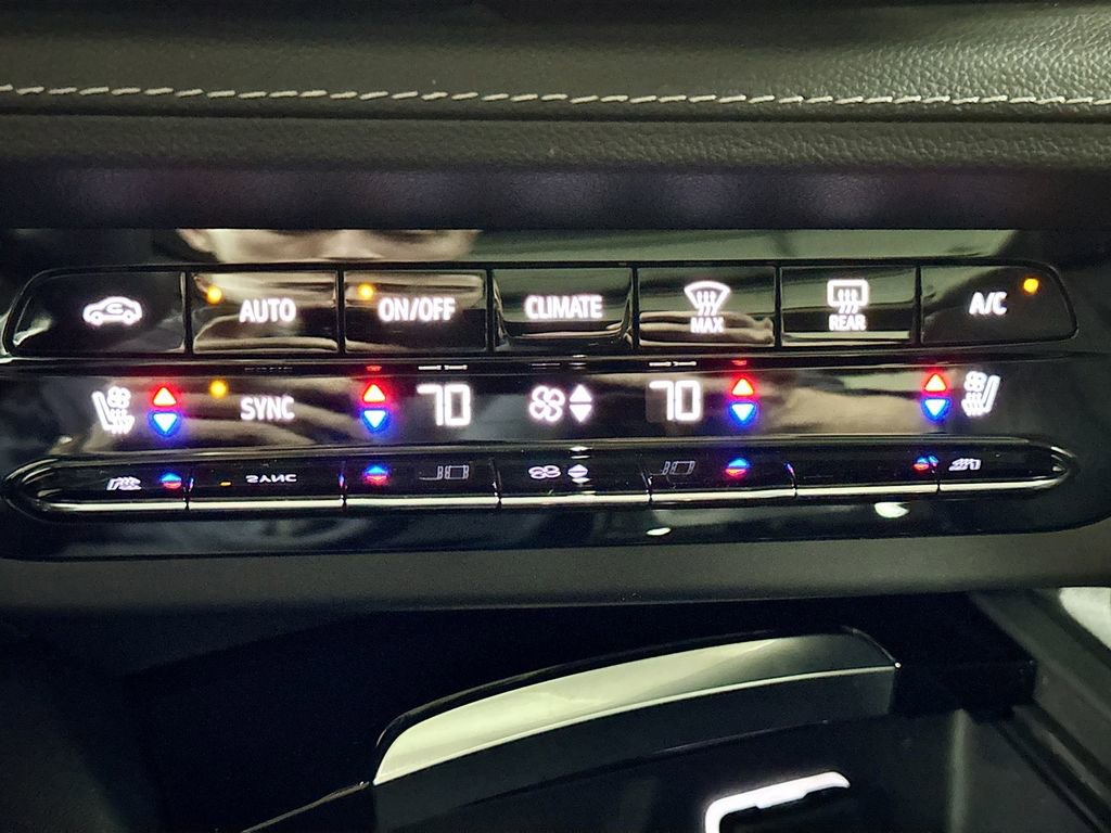 Used 2022 Buick Envision Avenir w/ Technology Package II image 14