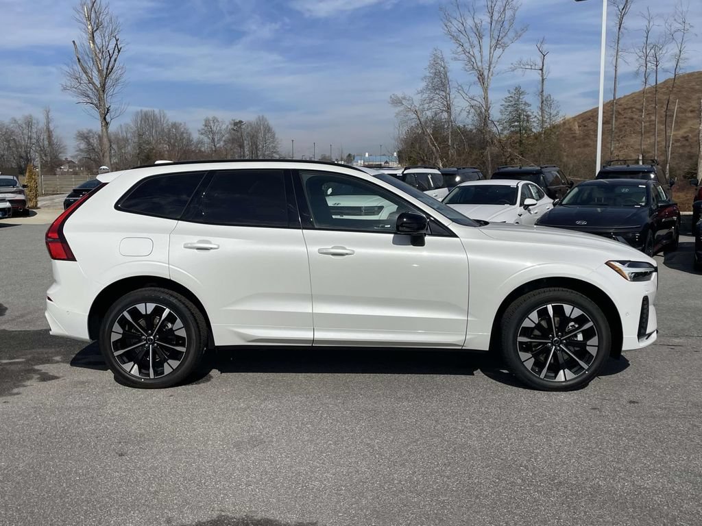 New 2026 Volvo XC60 B5 Plus w/ Protection Package Premier AWD/4WD image 29