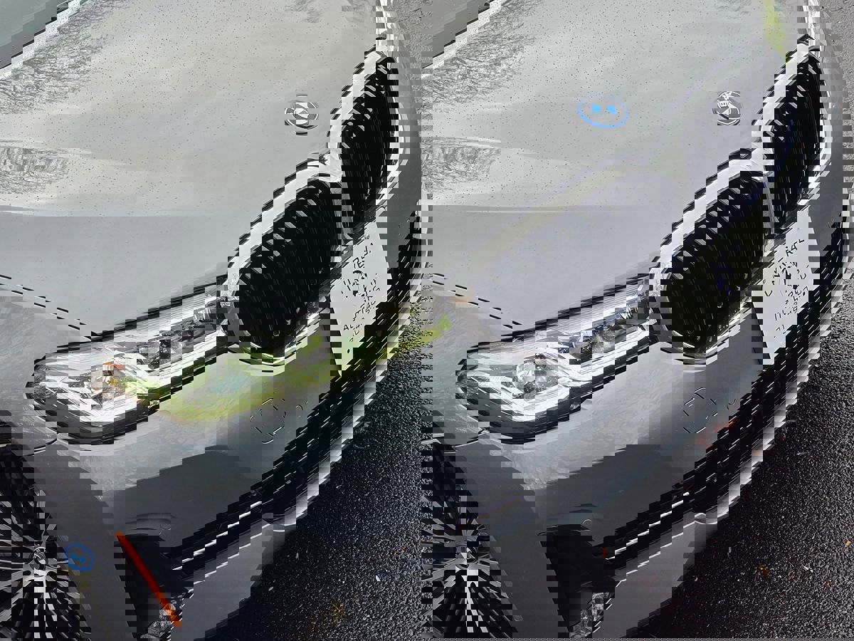 Used 2023 BMW 530e xDrive w/ Premium Package image 61