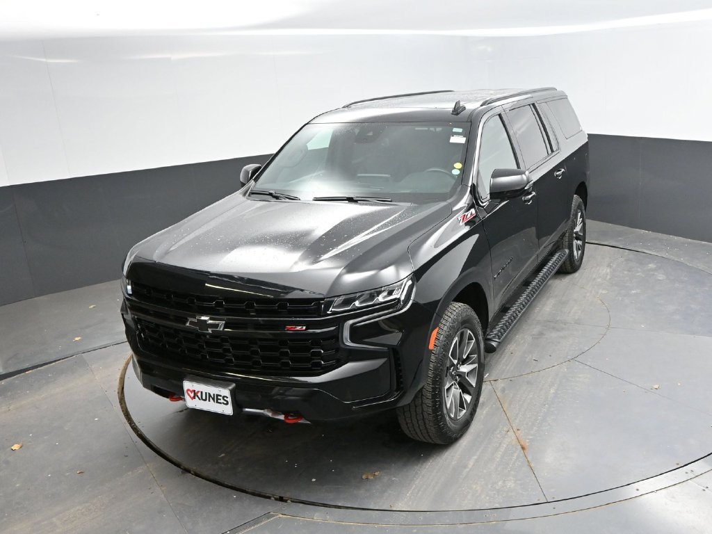 Used 2024 Chevrolet Suburban Z71 w/ Luxury Package AWD/4WD image 30