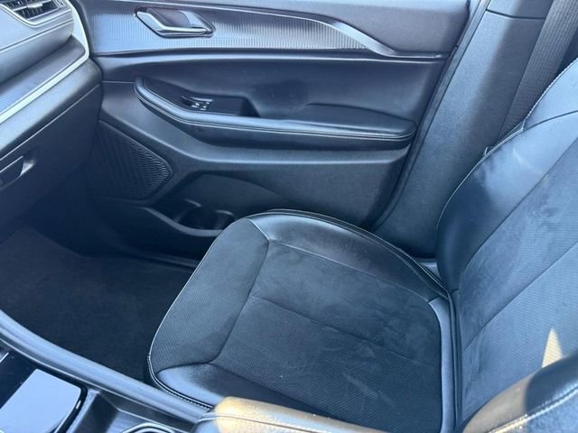 Used 2024 Jeep Grand Cherokee Altitude image 20