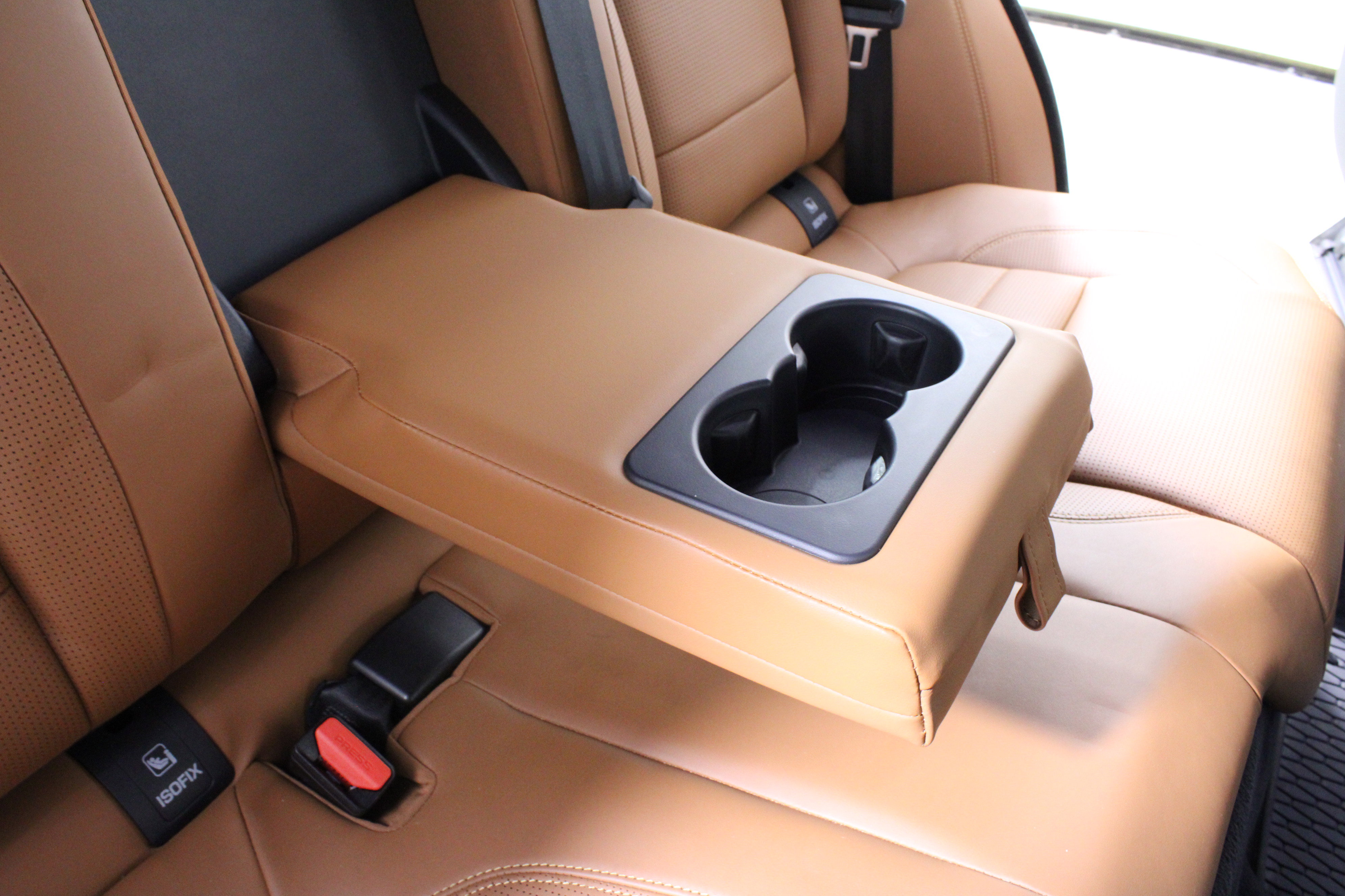 Certified 2025 Jaguar F-PACE R-Dynamic S AWD/4WD image 14