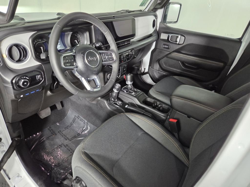 Certified 2025 Jeep Wrangler Sahara image 14