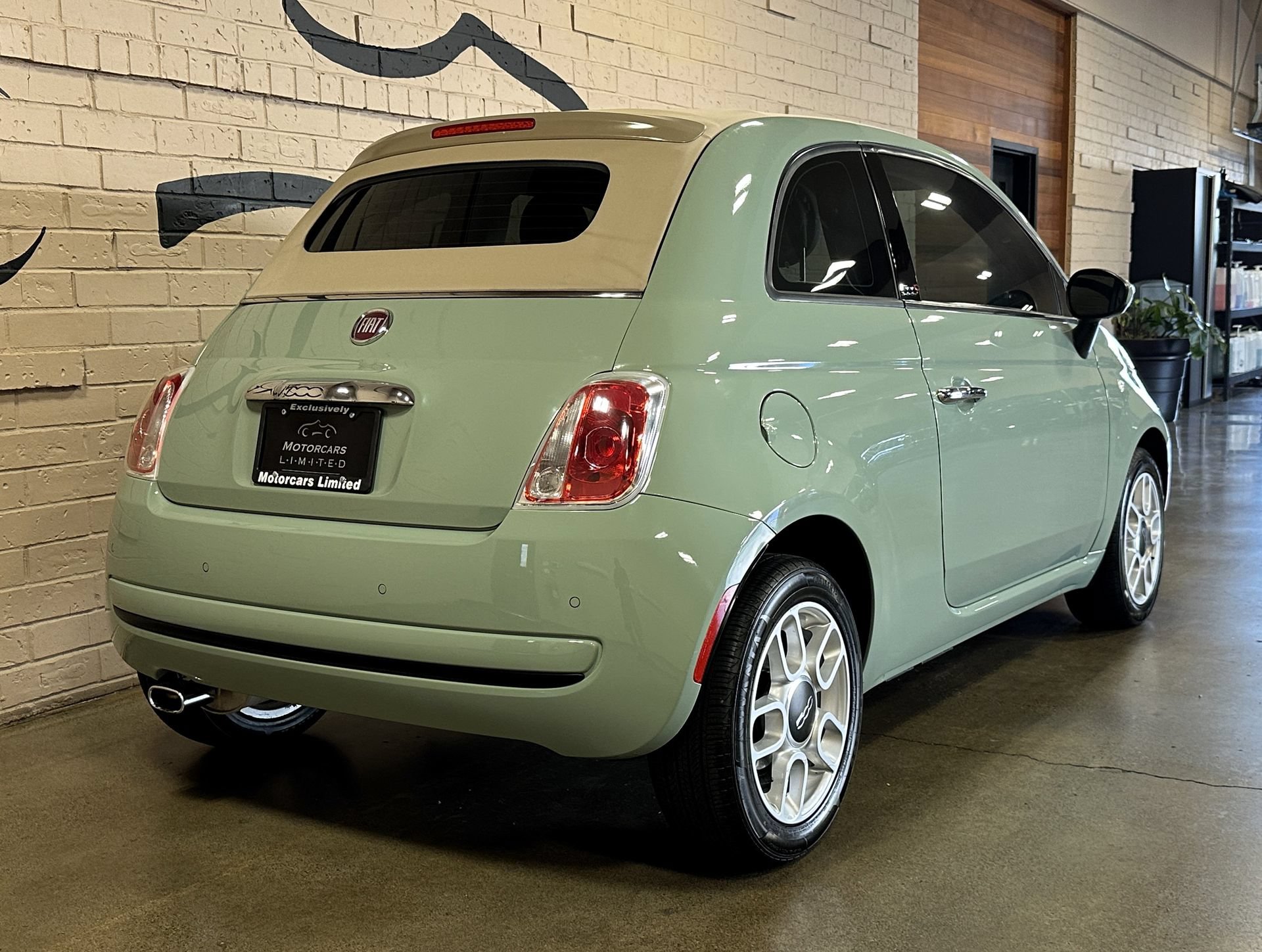 Used 2015 FIAT 500 Pop FWD image 22