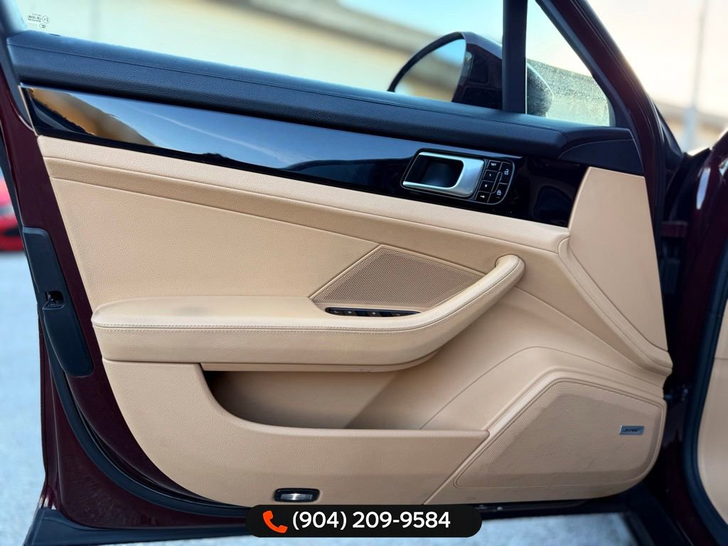 Used 2020 Porsche Panamera 4 image 25