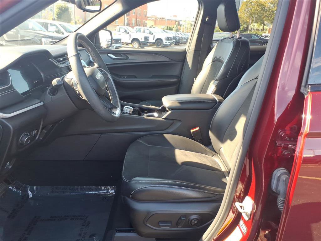 Used 2023 Jeep Grand Cherokee L Altitude image 14