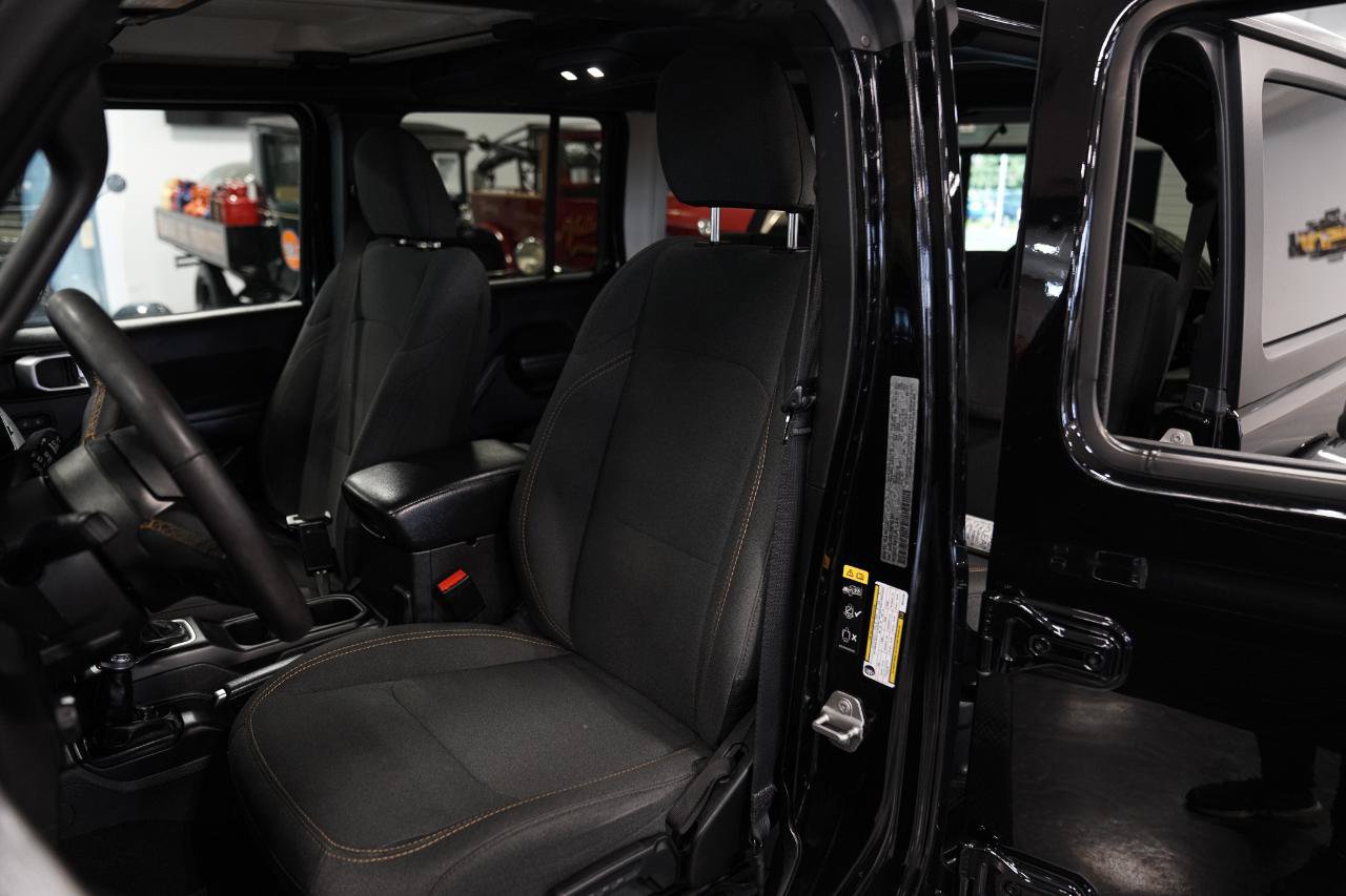 Used 2024 Jeep Wrangler Unlimited w/ Convenience Group AWD/4WD image 22