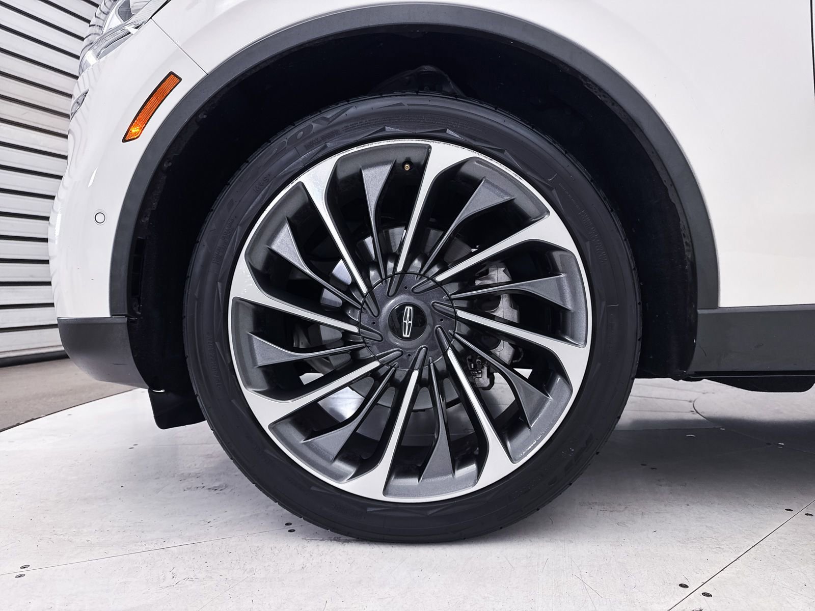 Used 2021 Lincoln Aviator Reserve w/ Equipment Group 202A image 17