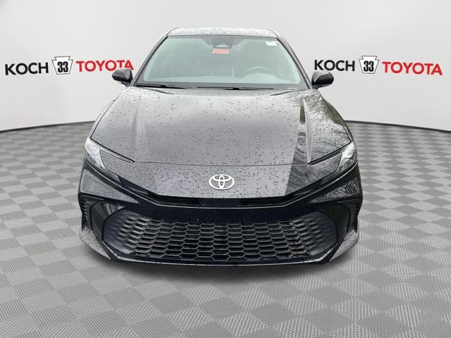 Used 2025 Toyota Camry SE w/ Convenience Package FWD image 2