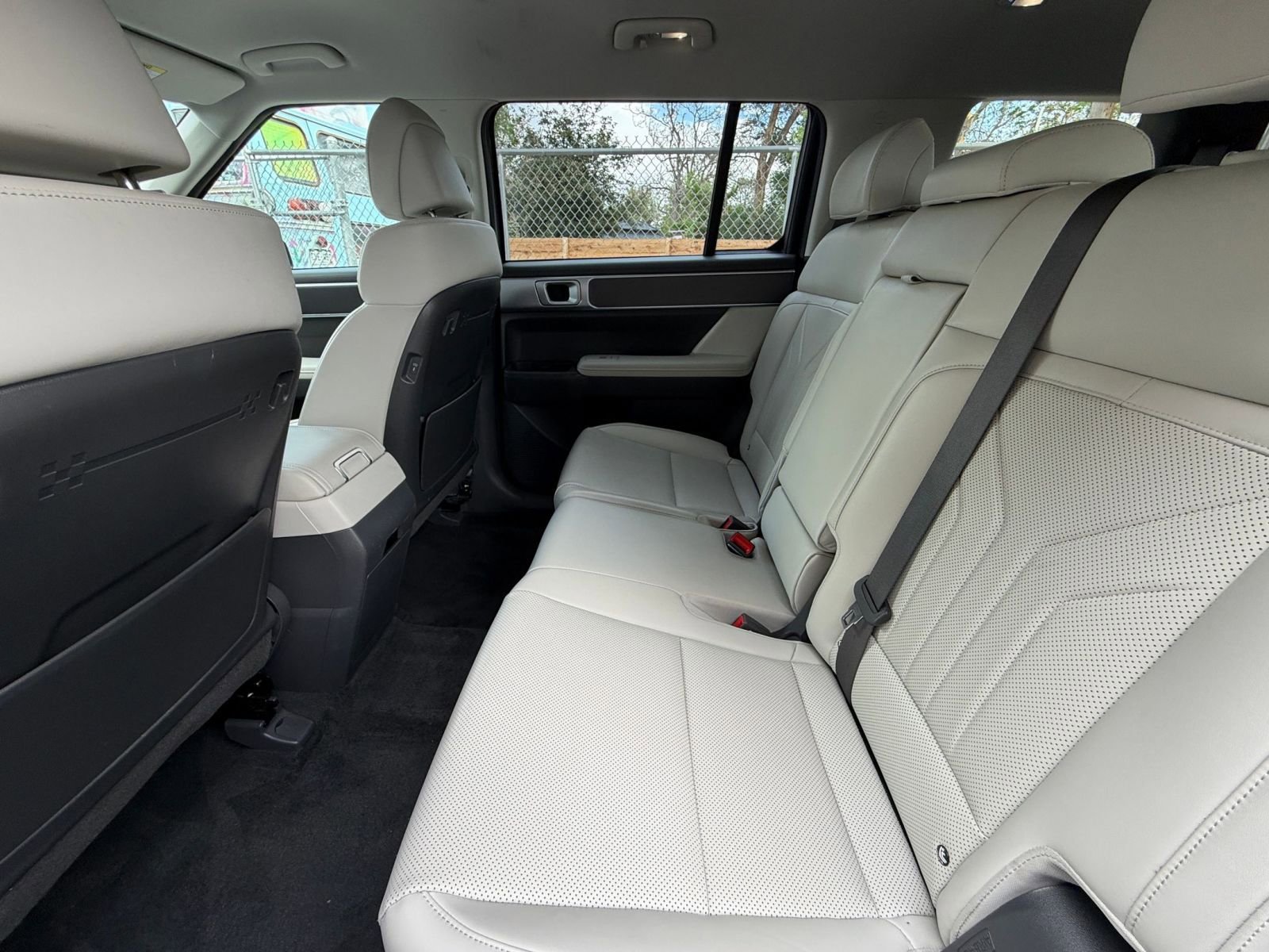 Used 2025 Hyundai Santa Fe SEL AWD/4WD image 27