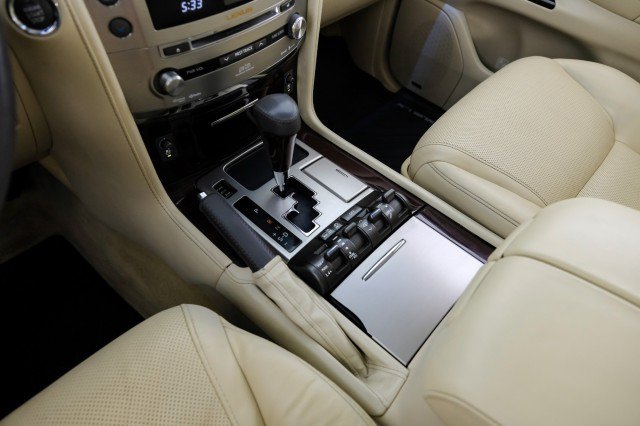 Used 2014 Lexus LX 570 4WD image 25