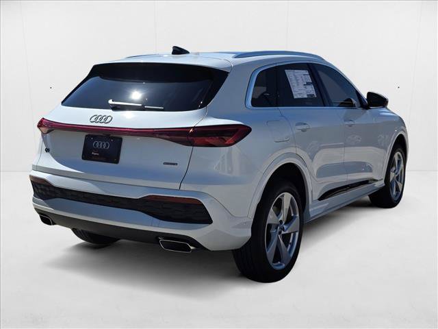 New 2025 Audi Q5 Premium Plus w/ Premium Plus AWD/4WD image 5