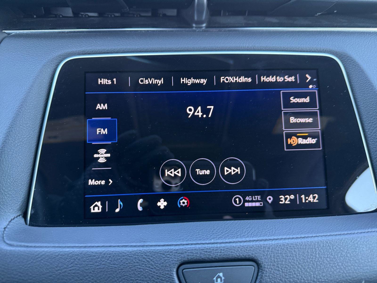 Certified 2023 Cadillac XT4 Sport w/ LPO, Onyx Lite Package image 29