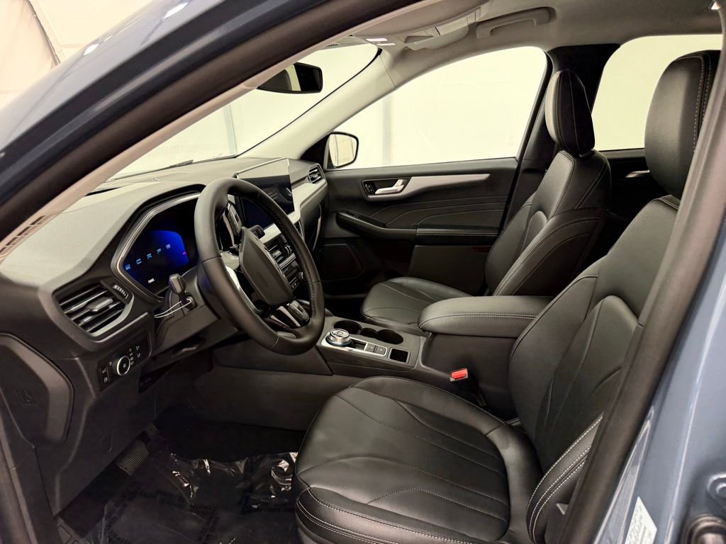 New 2025 Ford Escape SE w/ PHEV Premium Package image 12
