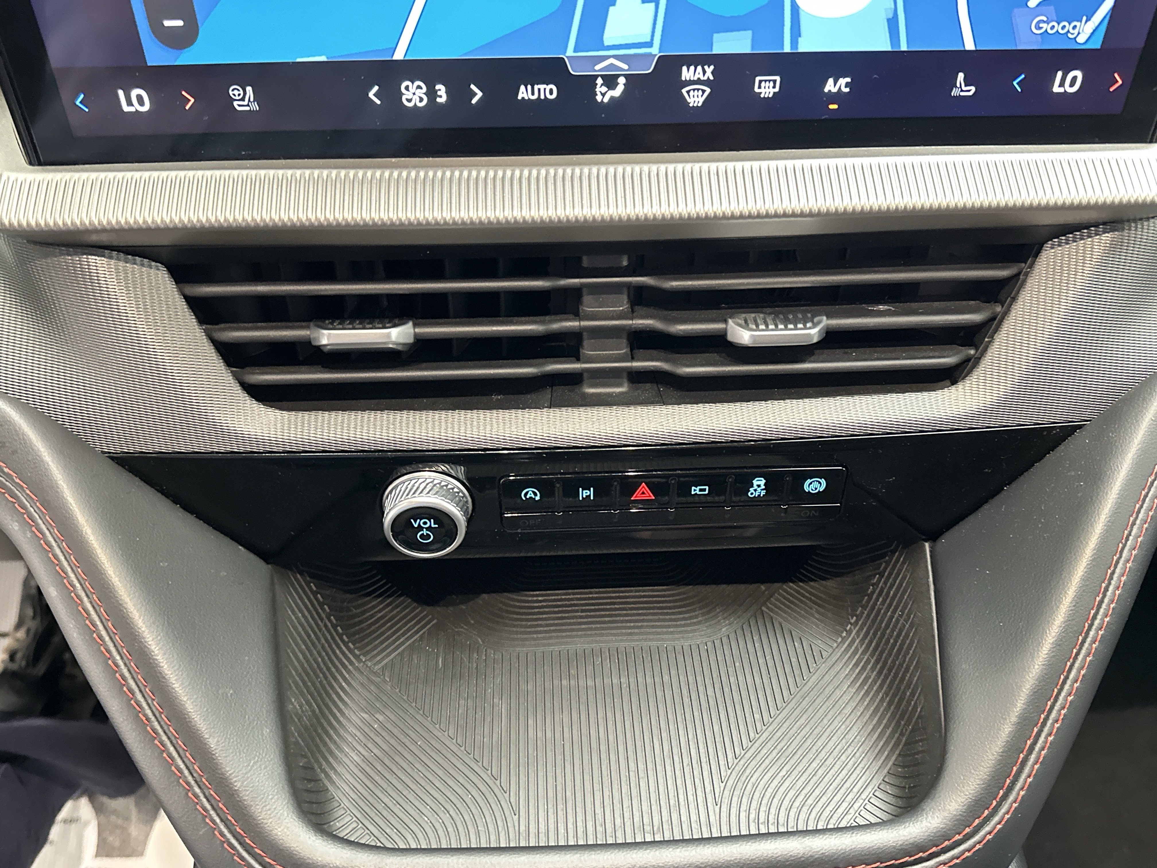 Used 2025 Ford Explorer ST-Line w/ ST-Line Street Pack AWD/4WD image 40