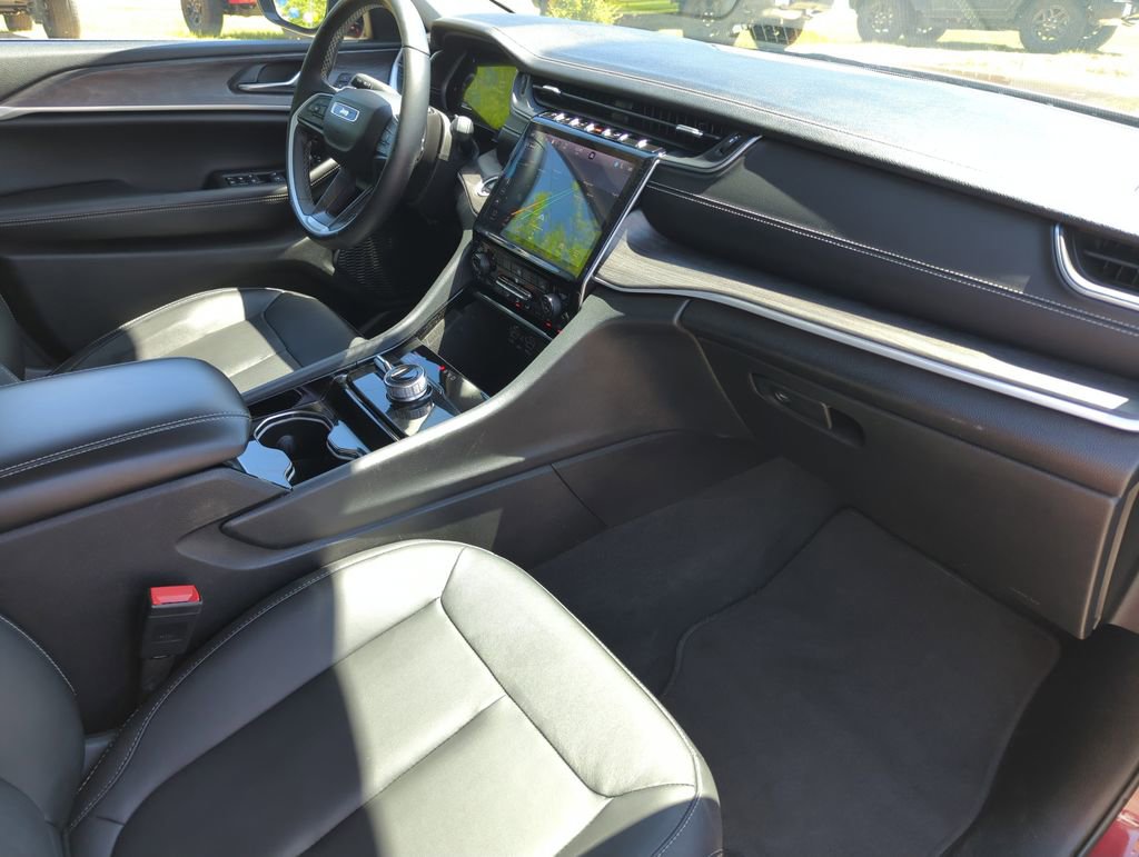 Used 2022 Jeep Grand Cherokee Limited image 36