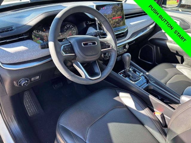 Used 2023 Jeep Compass Latitude AWD/4WD image 8