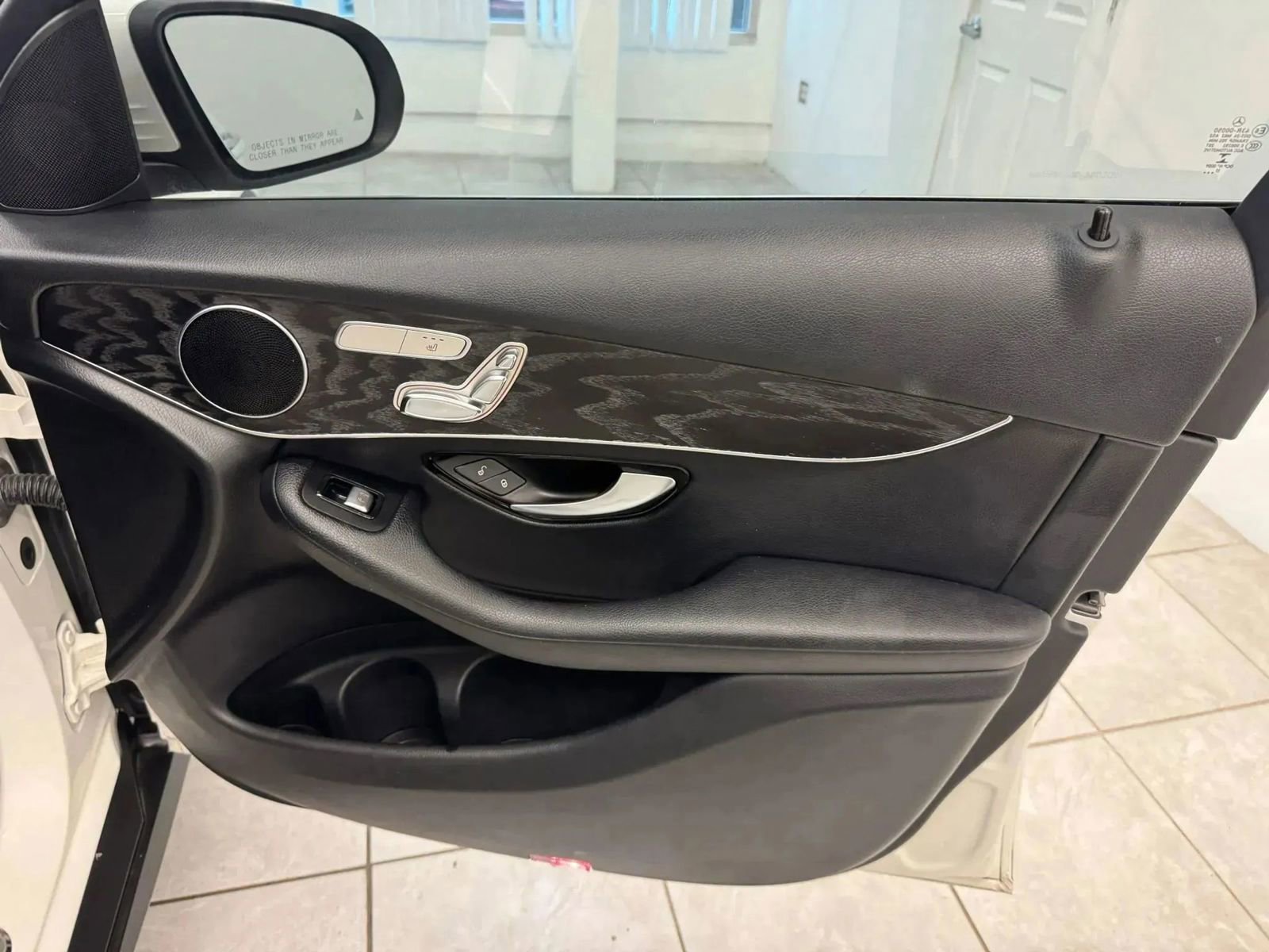 Used 2018 Mercedes-Benz GLC 300 w/ Premium Package image 21